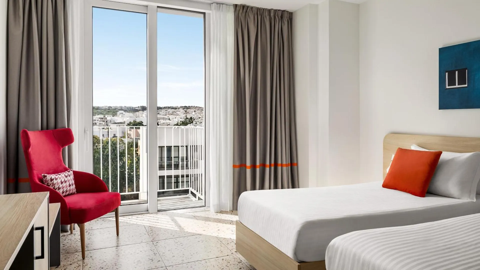 Quadro Hotel, Trademark Collection By Wyndham San Ġiljan 3*,  Malta