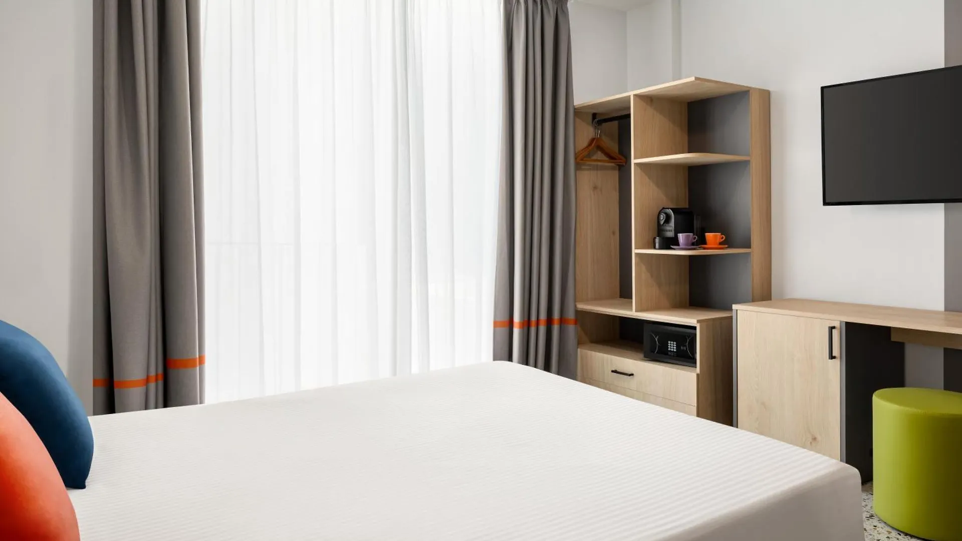 Quadro Hotel, Trademark Collection By Wyndham Saint Julian's Hotel