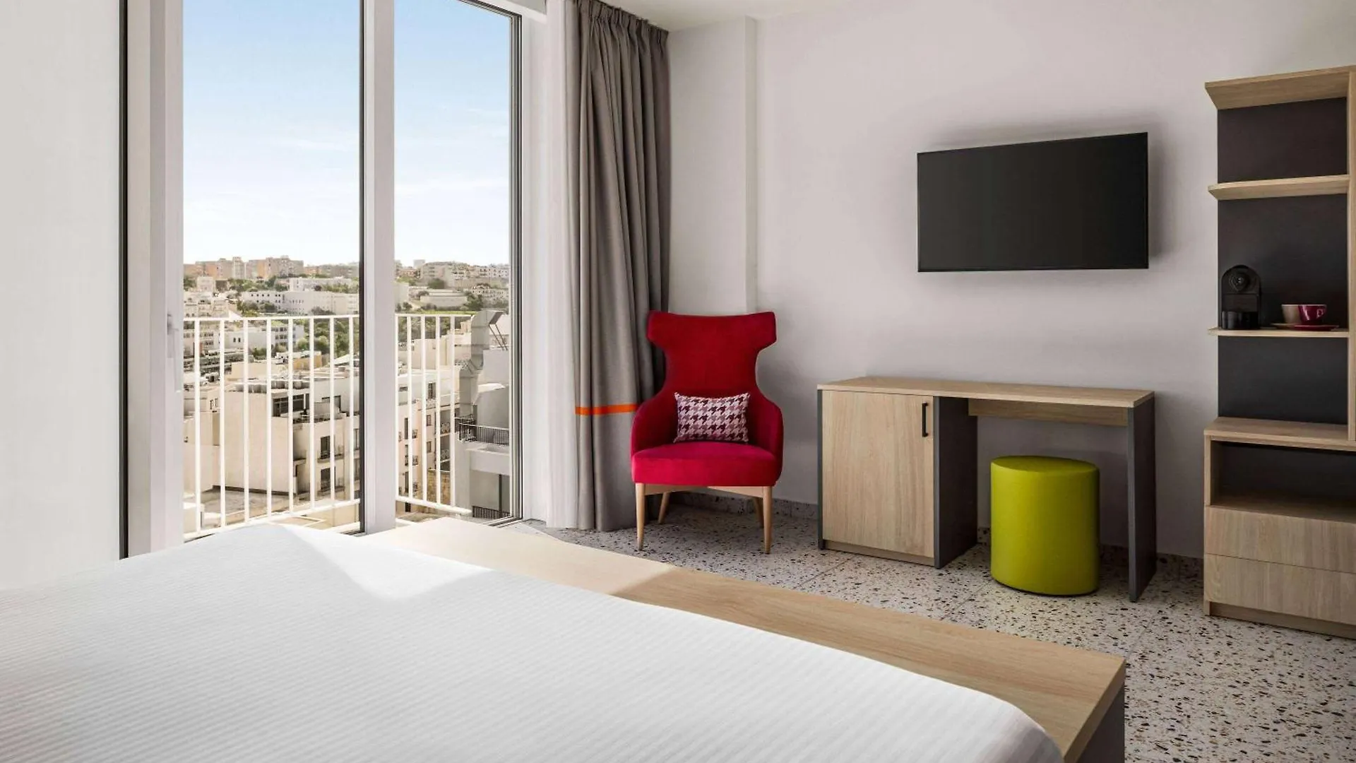 Quadro Hotel, Trademark Collection By Wyndham San Ġiljan Malta