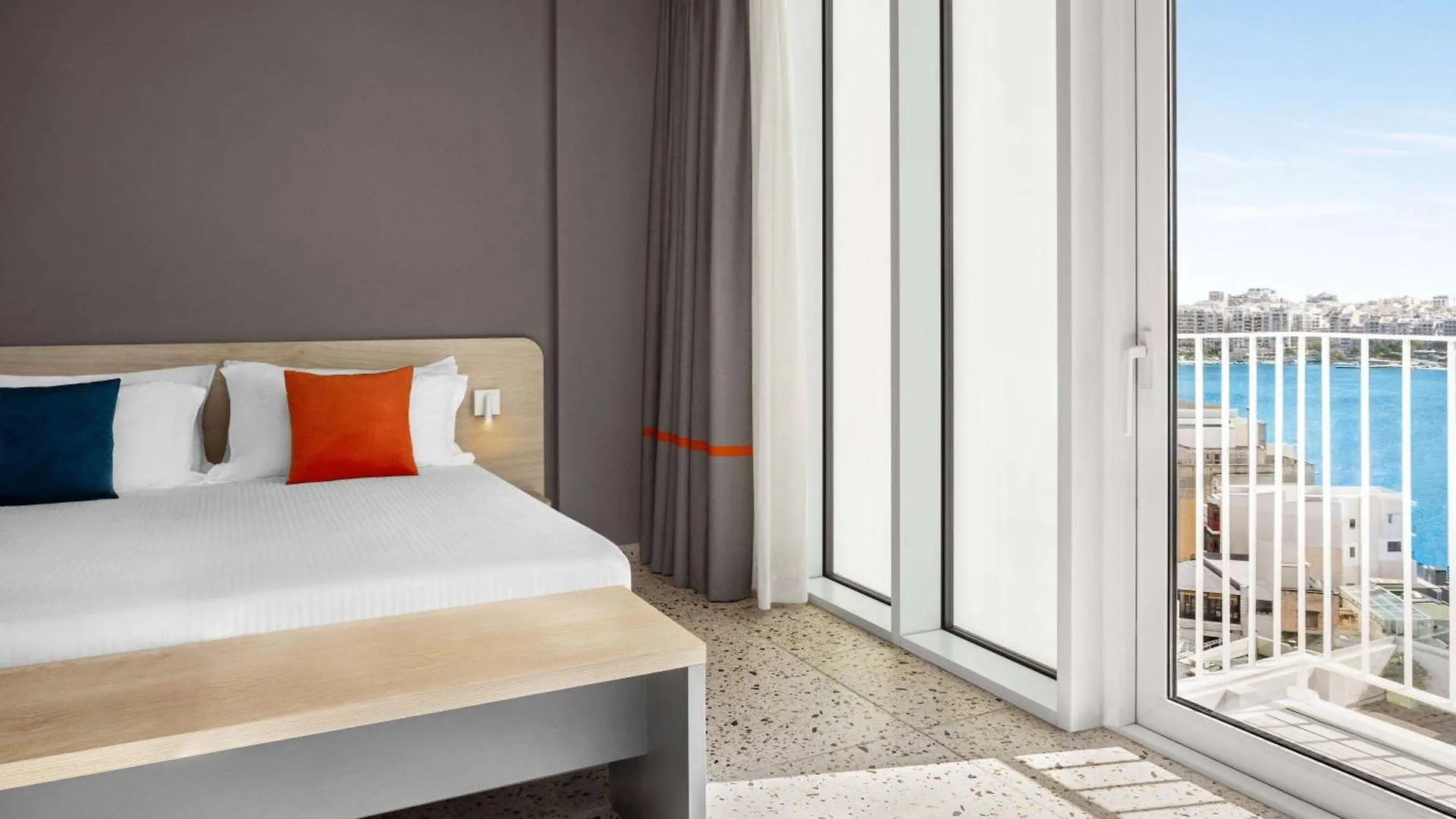 Saint Julian's Quadro Hotel, Trademark Collection By Wyndham 3*, Saint Julian's מלטה